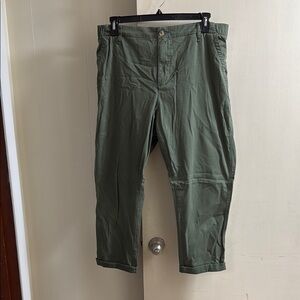 Old Navy Cropped Olive Green Relaxed Fit Chinos